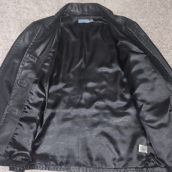 Vintage Black Leather Women's Jacket - Picture 5 of 8